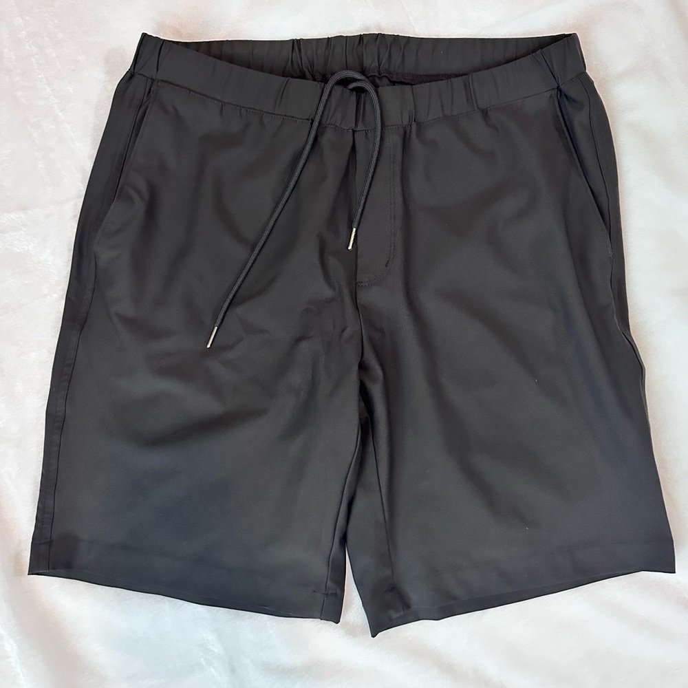 Mens Greg Norman Pull On Shorts NWOT